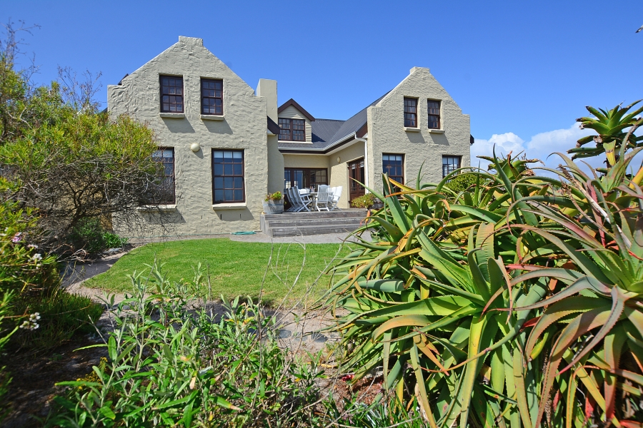 4 Bedroom Property for Sale in Grotto Bay Western Cape